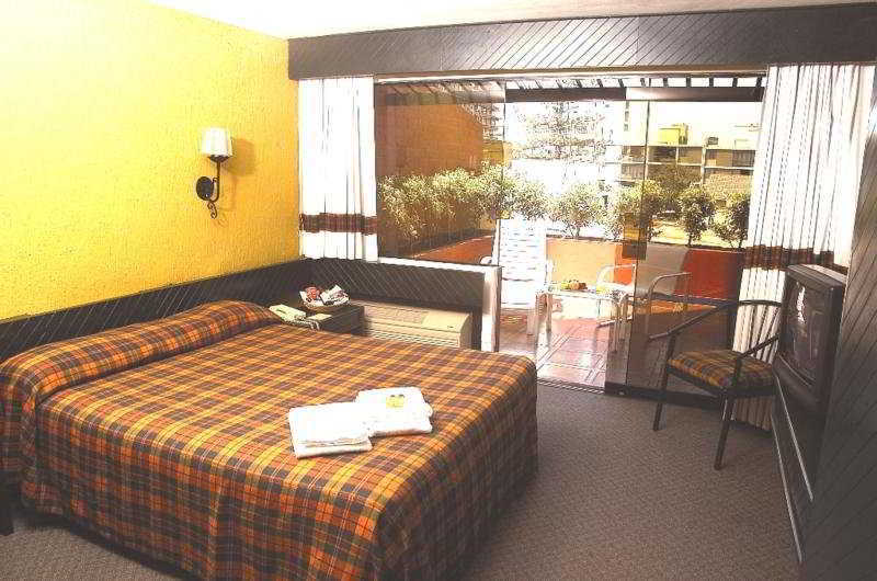 Socialtel Posada Miraflores Лима Экстерьер фото