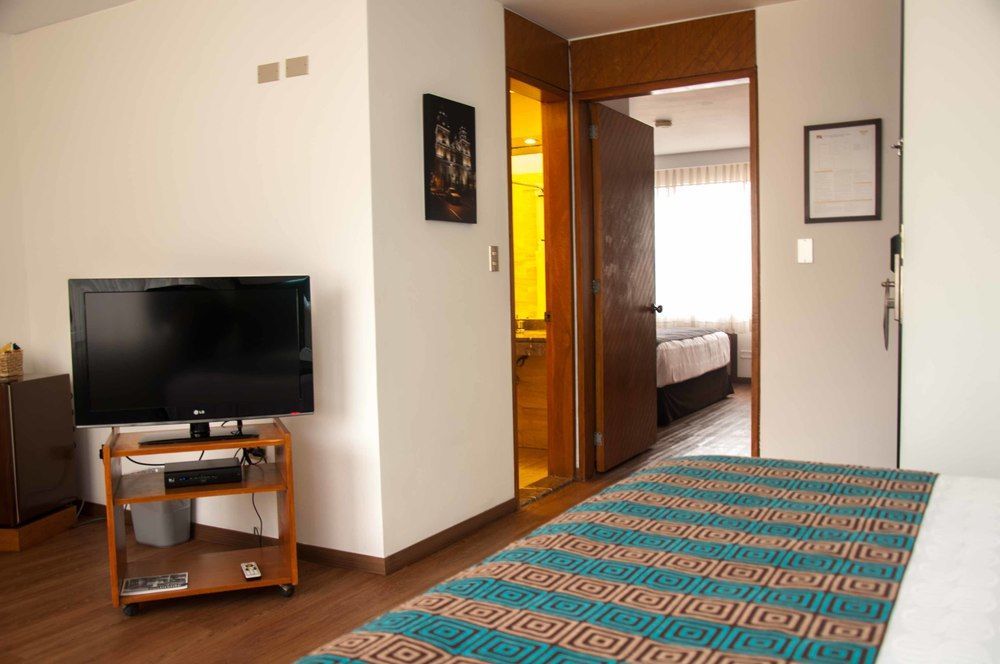 Socialtel Posada Miraflores Лима Экстерьер фото