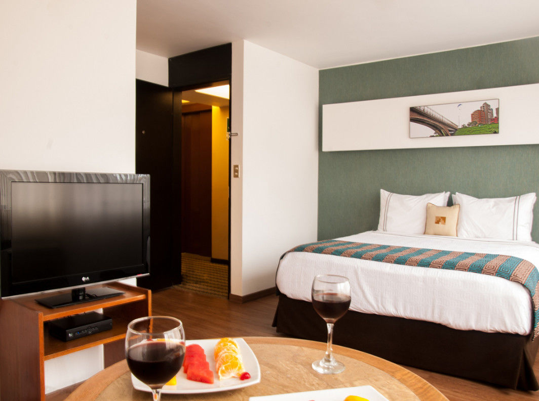 Socialtel Posada Miraflores Лима Экстерьер фото